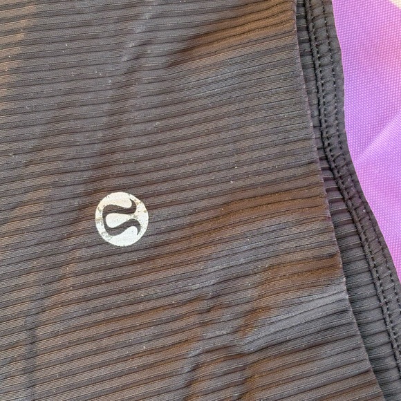 Lululemon Black Strappy Sports Bra for Medium Impact - Picture 3 of 3
